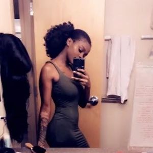 Meet your Posher, Caitlyn